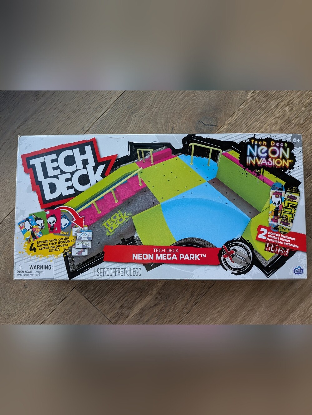 Tech Deck Neon Mega Park